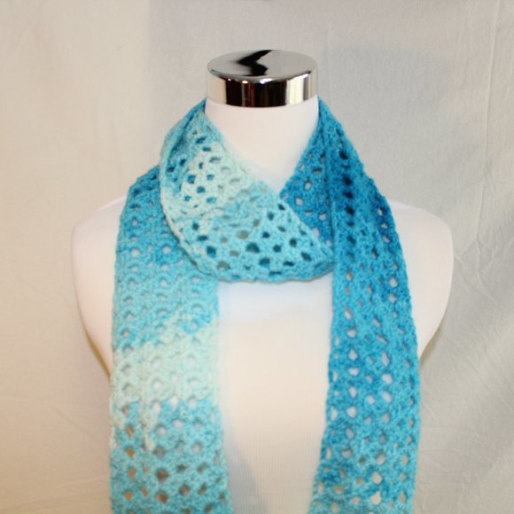 Ice Blues Handmade Crochet Scarf HANDCRAFTED NEW - Picture 4 of 5
